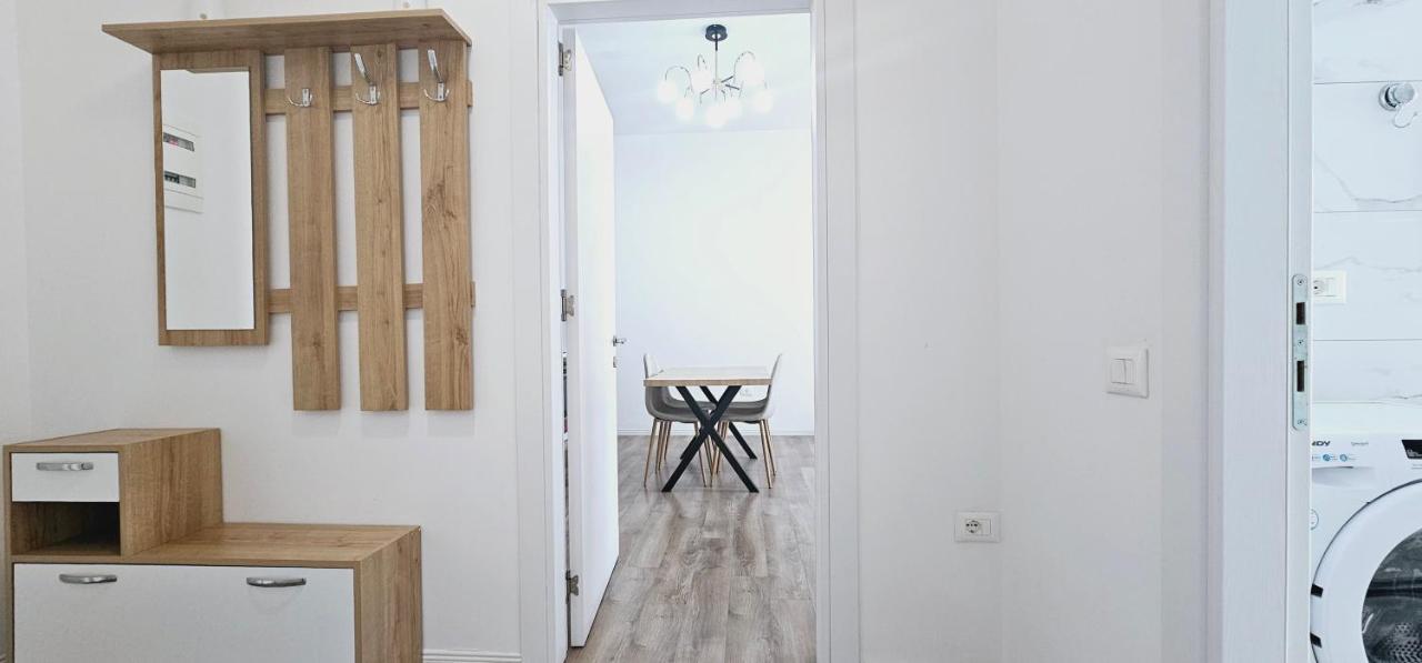 Myhouse At 21 Dhjetori Apartment Tirana Bagian luar foto