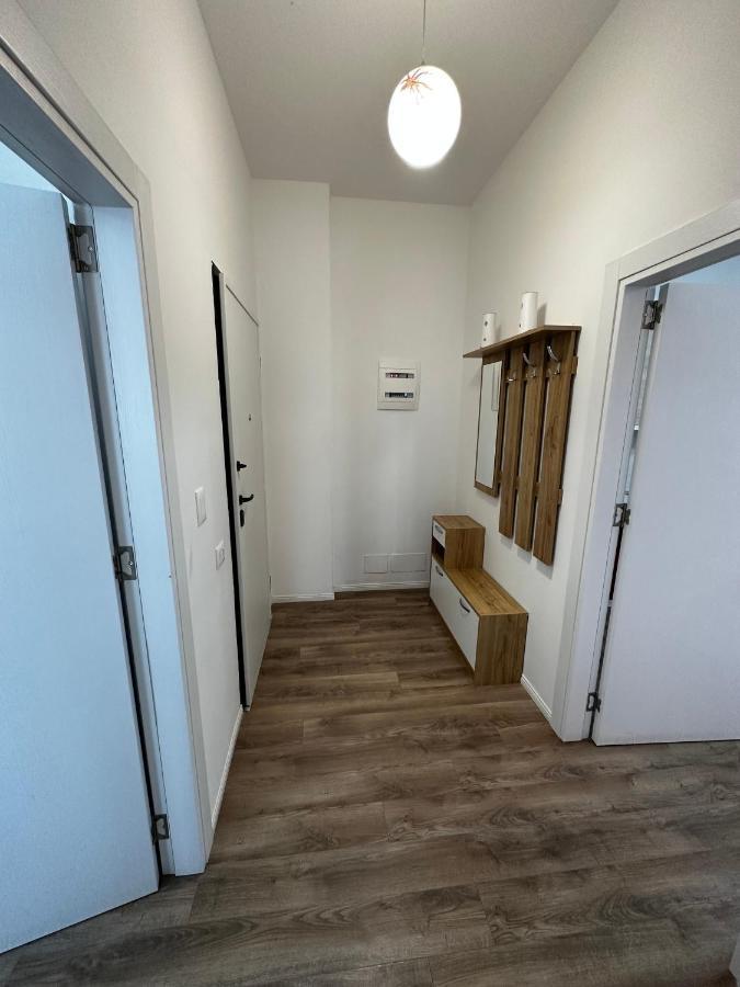 Myhouse At 21 Dhjetori Apartment Tirana Bagian luar foto