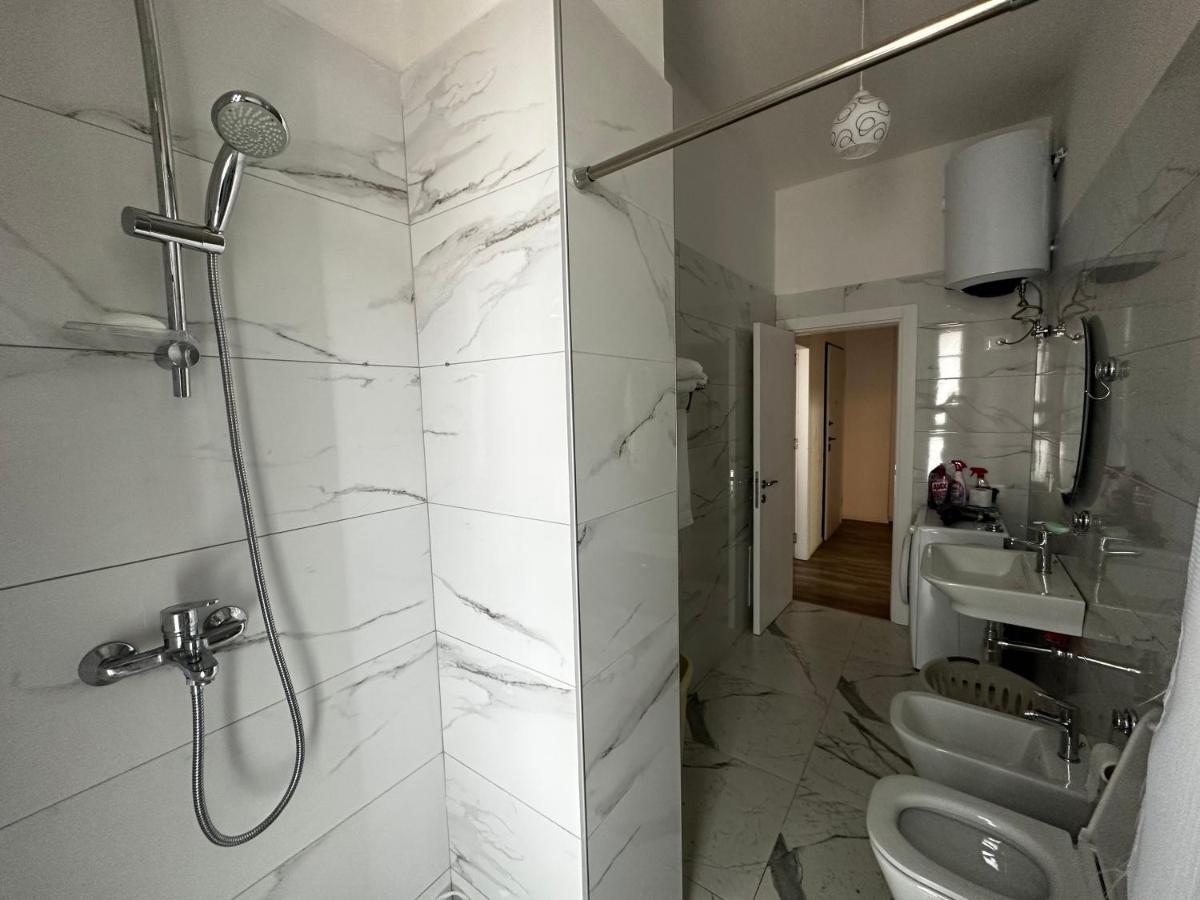 Myhouse At 21 Dhjetori Apartment Tirana Bagian luar foto