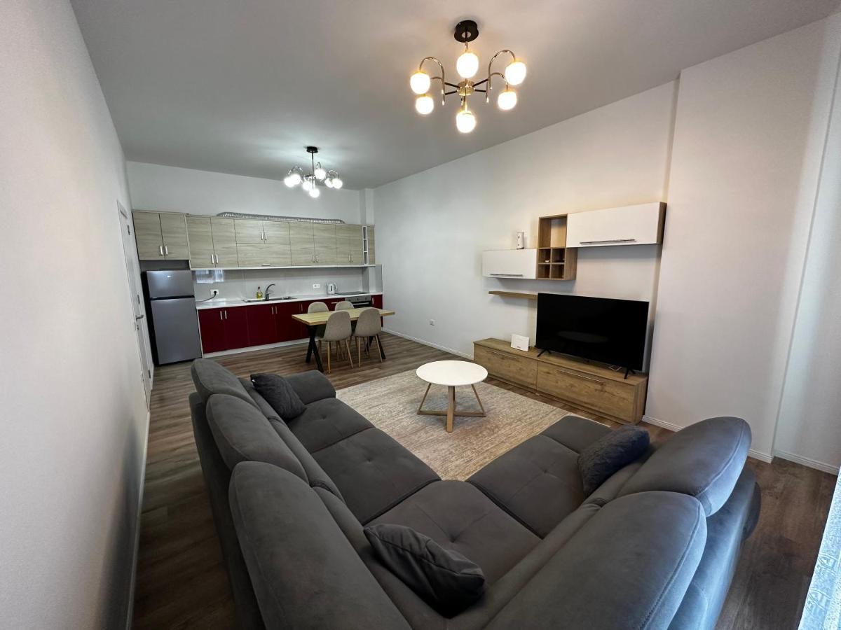 Myhouse At 21 Dhjetori Apartment Tirana Bagian luar foto